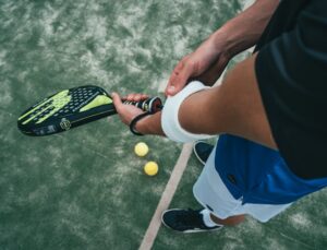 Tenis Raketi Nasıl Seçilir? Yeni Başlayanlar İçin Kapsamlı Kılavuz