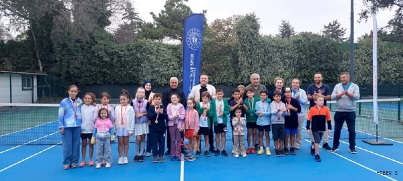 Balıkesir’de 8-10 Yaş Tenis İl Birinciliği Tamamlandı