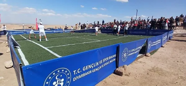 3 Bin Yıllık Zerzevan Kalesi’nde Tarihi Tenis Buluşması