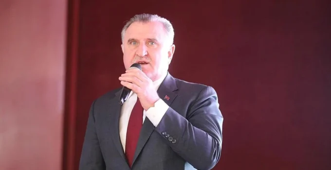 Bakan Osman Aşkın Bak’tan TTF Ankara Tenis Eğitim Merkezi’nde Önemli Açıklamalar